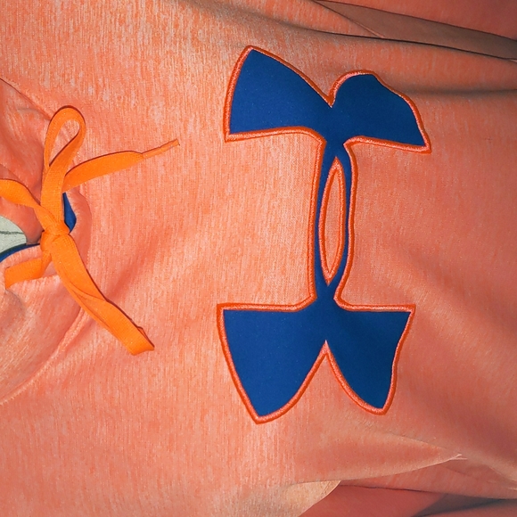 Under Armour Sweatshirt - Picture 2 of 3